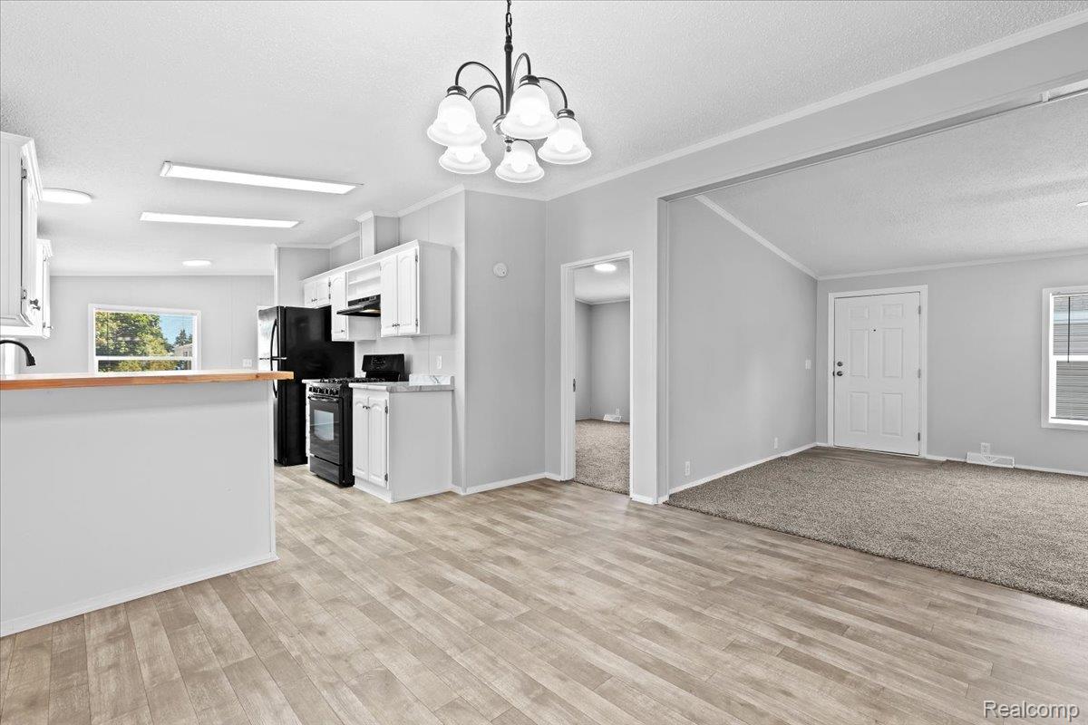 Orion Charter Township, Michigan 48359, United States, 3 Bedrooms Bedrooms, ,2 BathroomsBathrooms,Residential,Active,179188