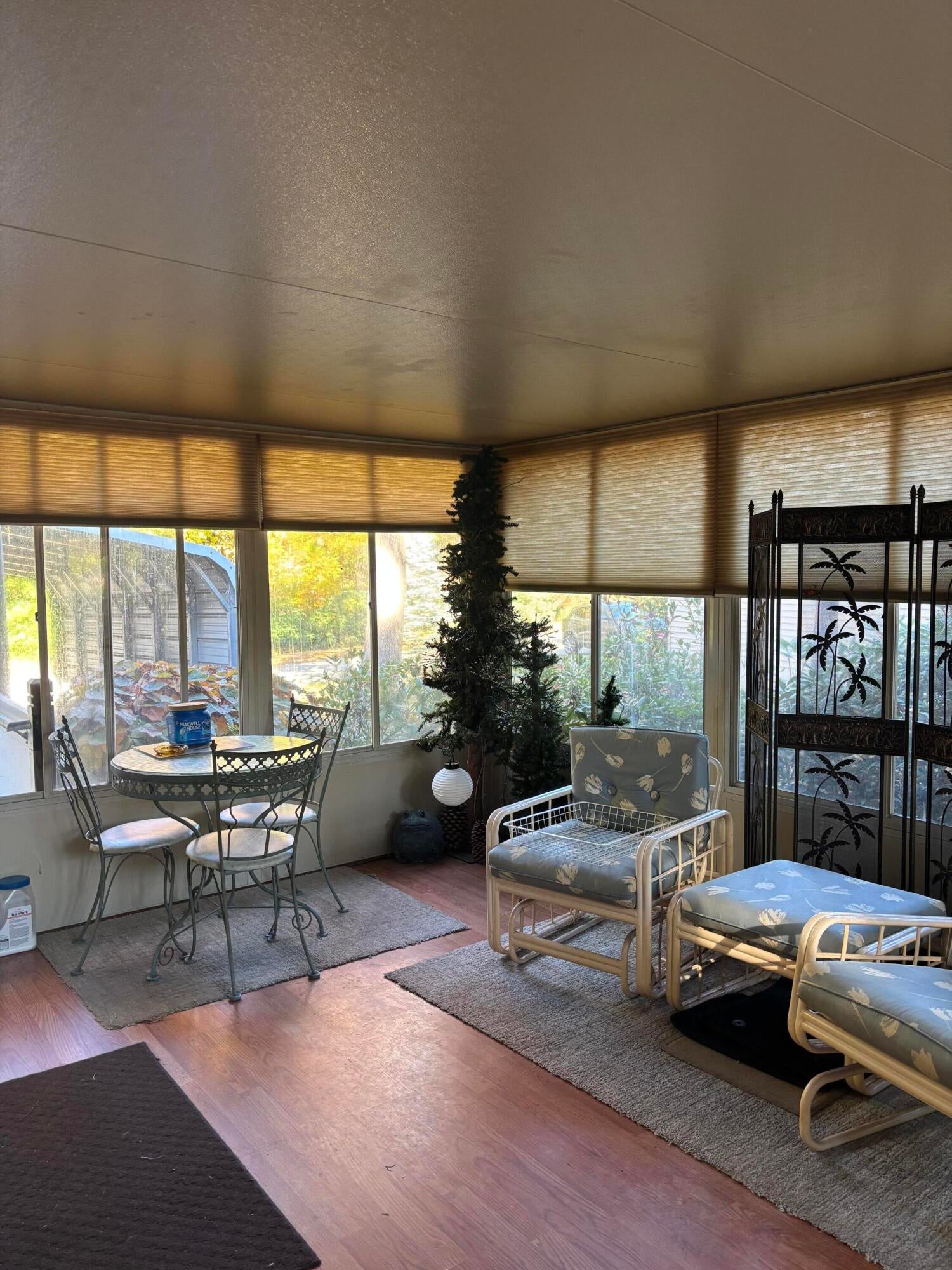 6858 Maple Lane