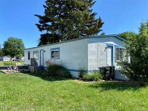 25 CANARY HILL Orion Charter Township MI 48359