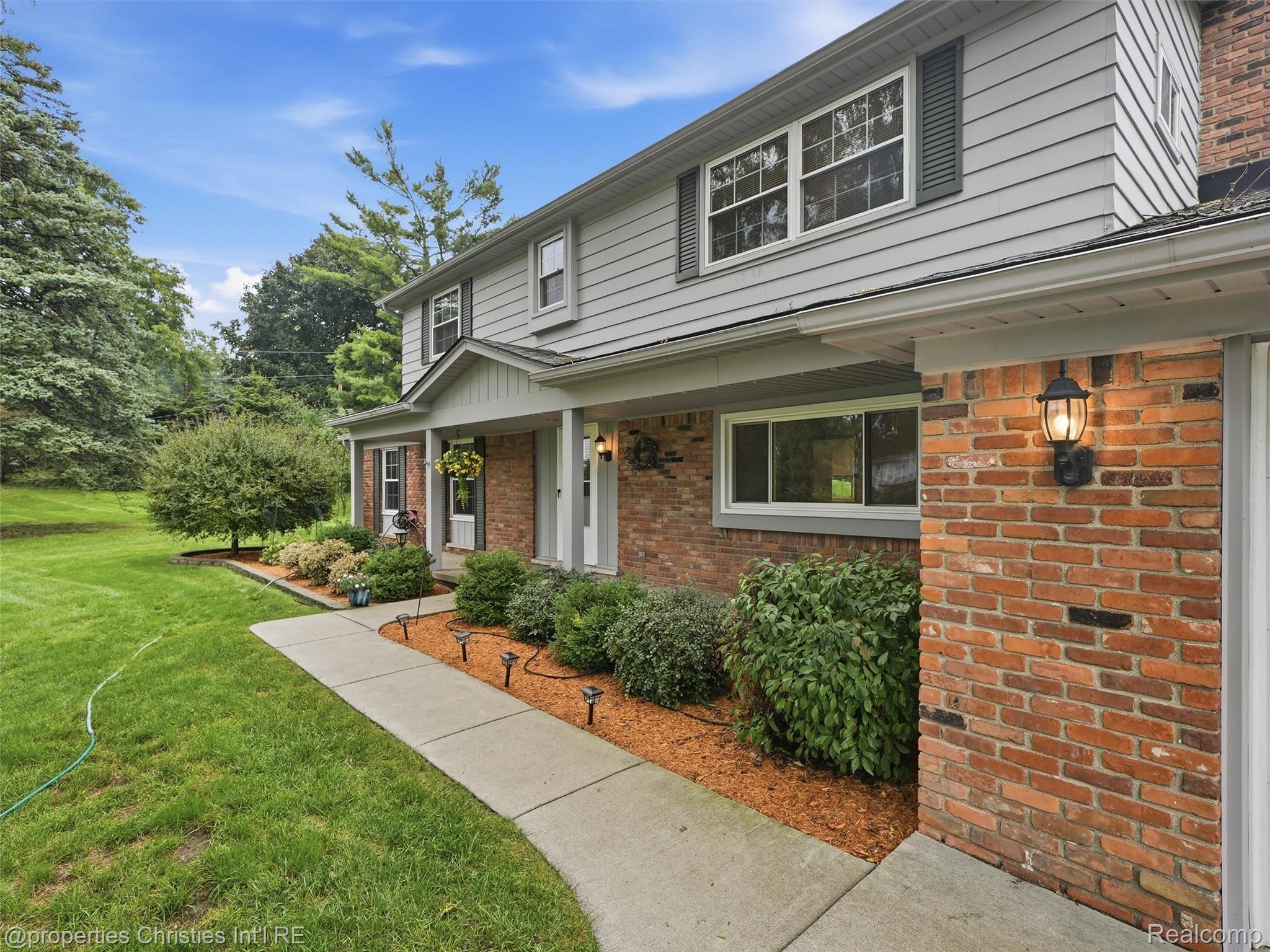 3695 Tyrconnel Court