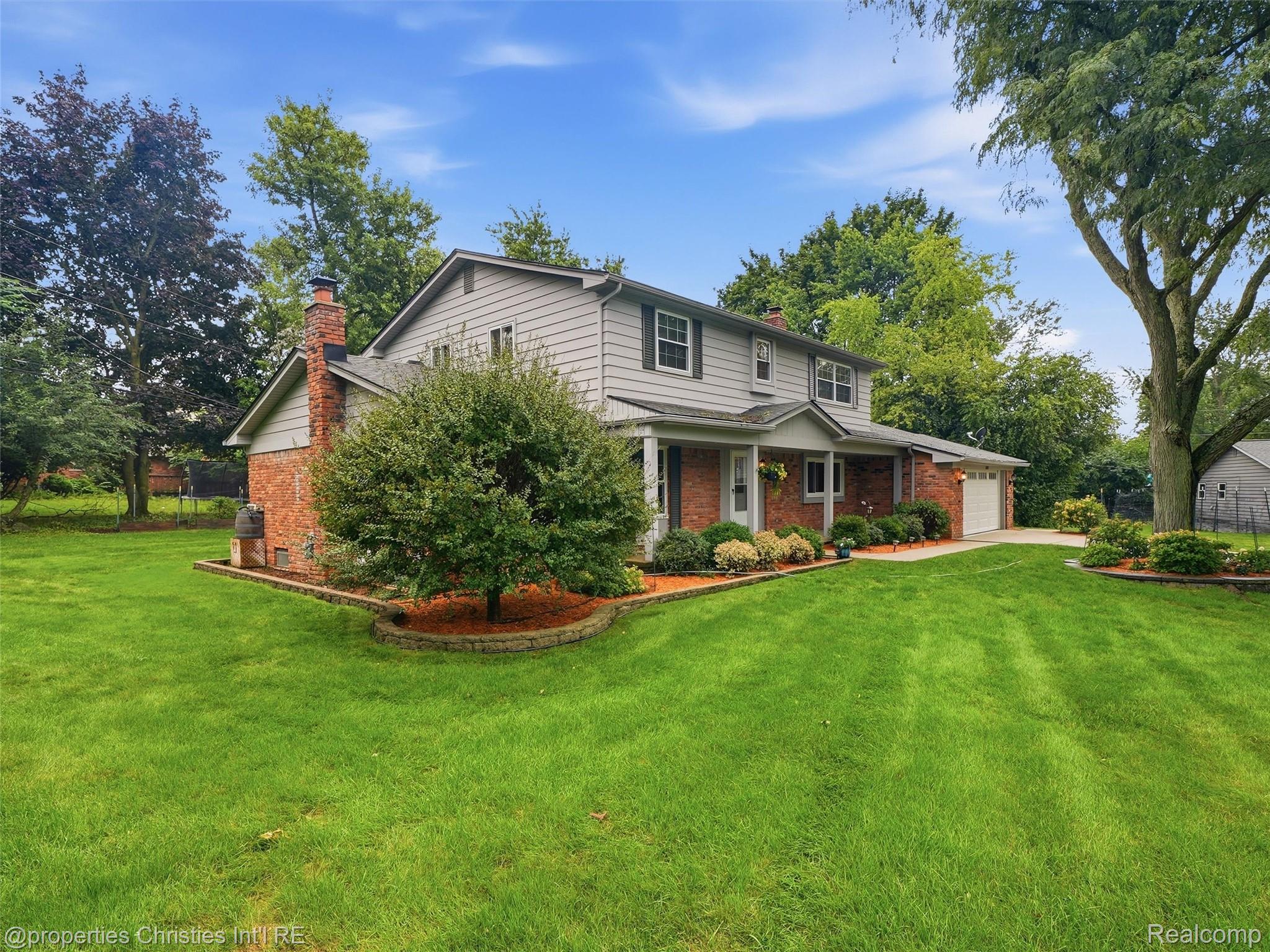 3695 Tyrconnel Court