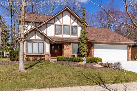 2695 Ronald Drive Troy City MI 48085