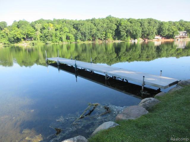 4870 LAKEVIEW Boulevard