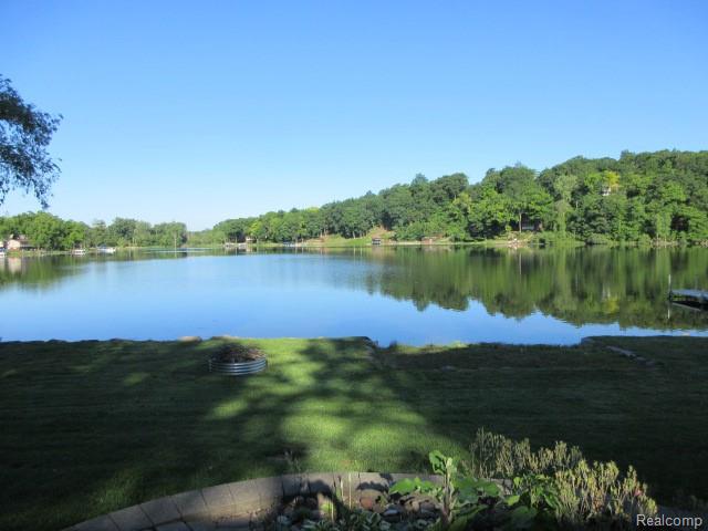 4870 LAKEVIEW Boulevard