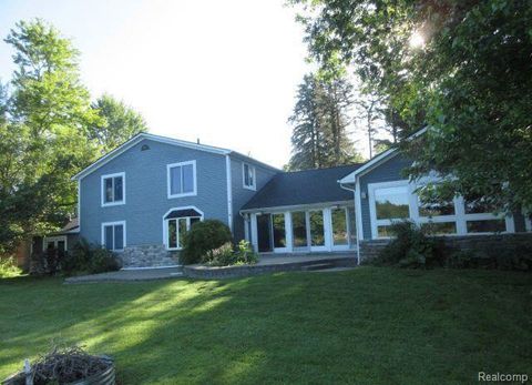 4870 LAKEVIEW Boulevard Independence Charter Township MI 48348