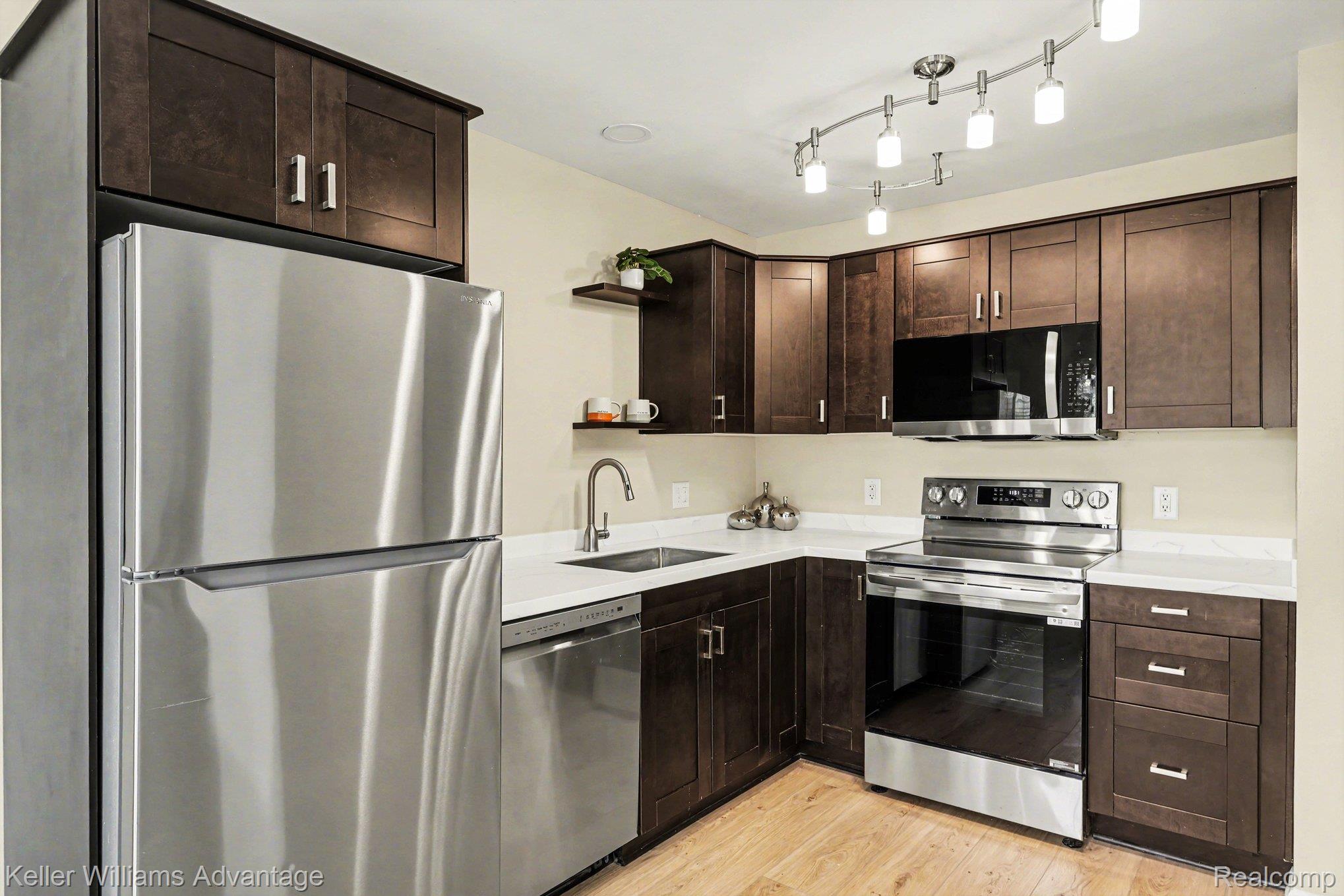32718 Grand River Avenue C10