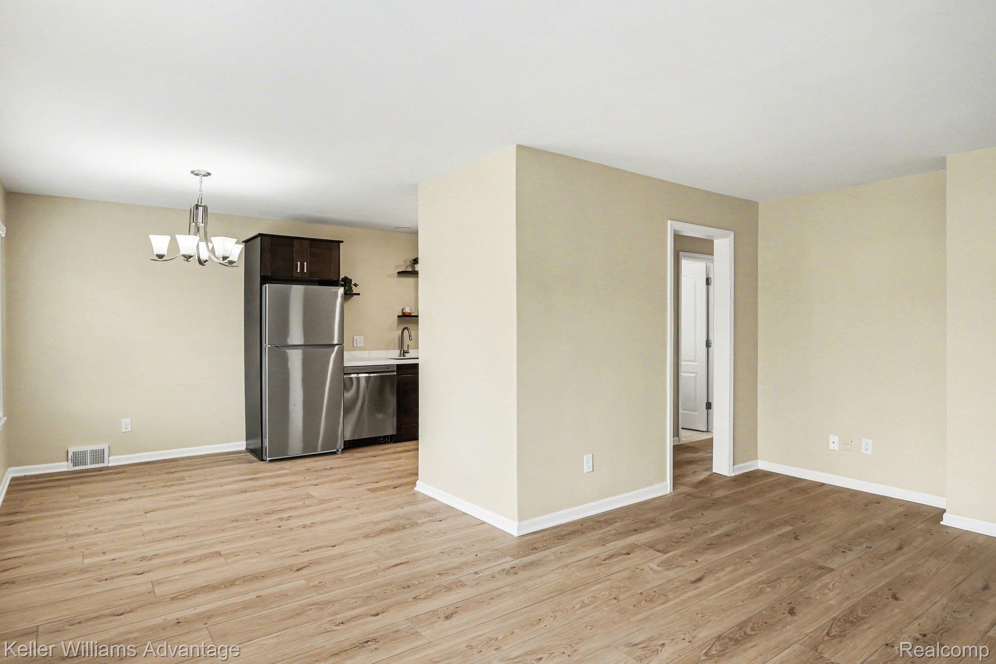 32718 Grand River Avenue C10