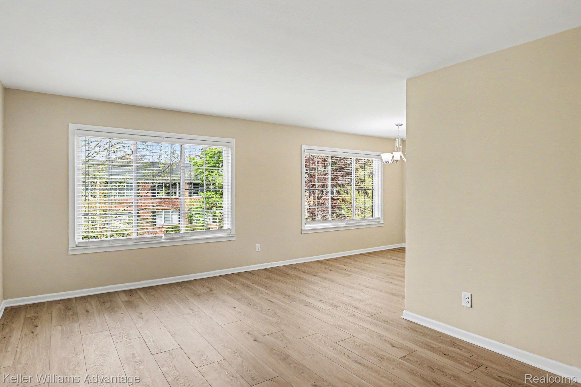 32718 Grand River Avenue C10