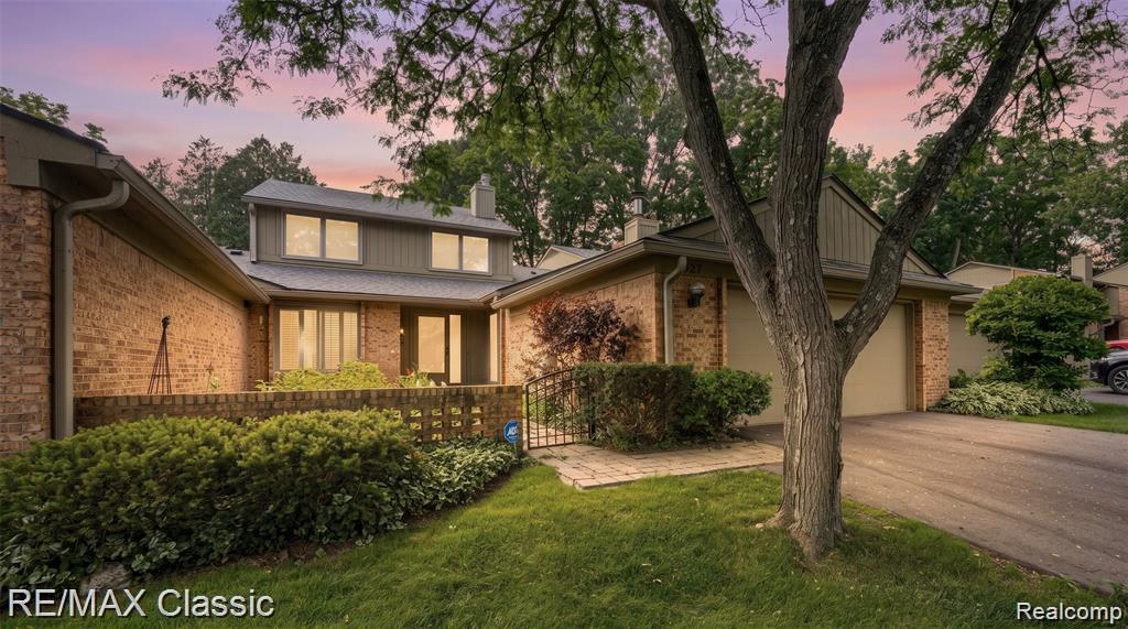 727 Arbor Court