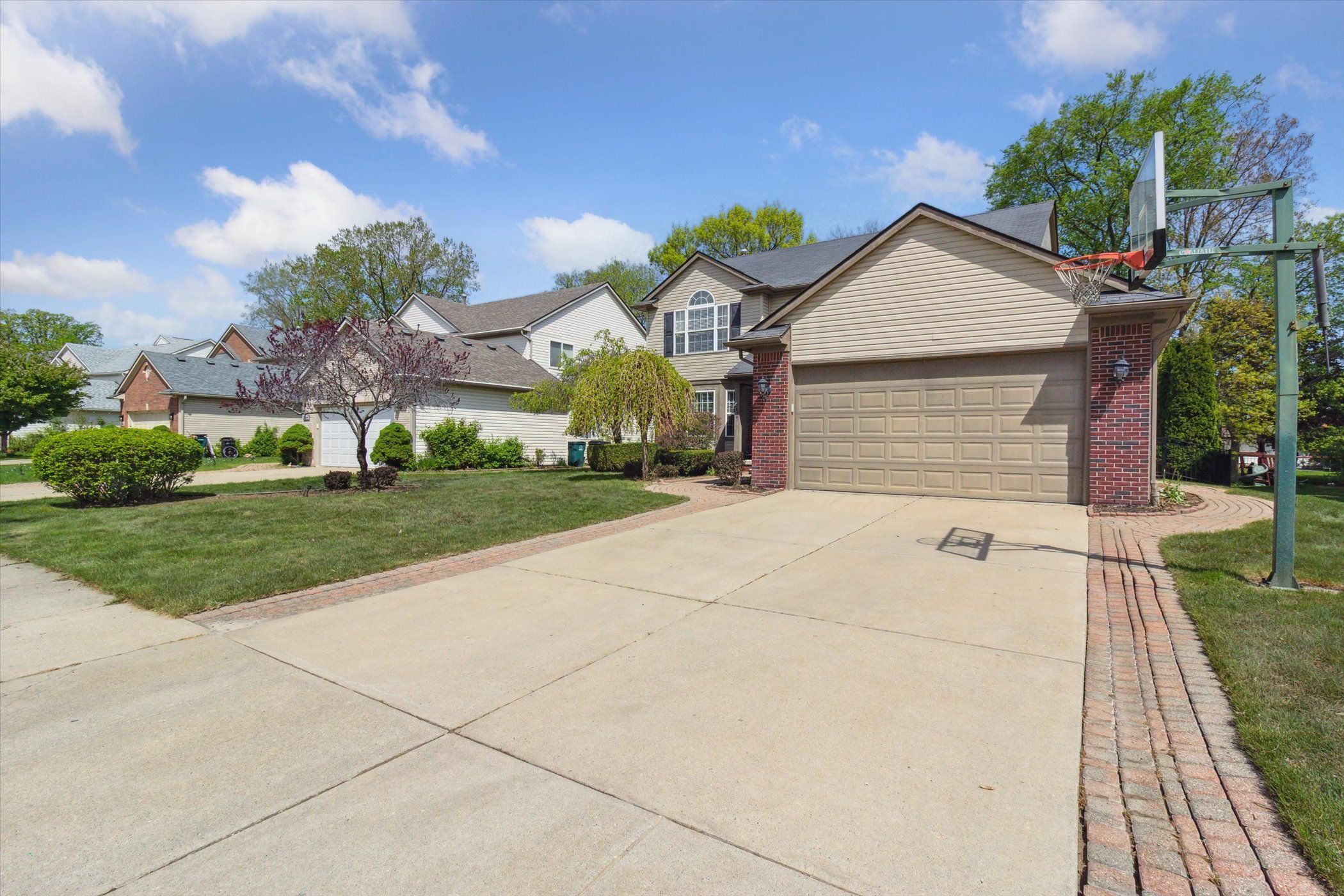 1339 HARTLAND Drive