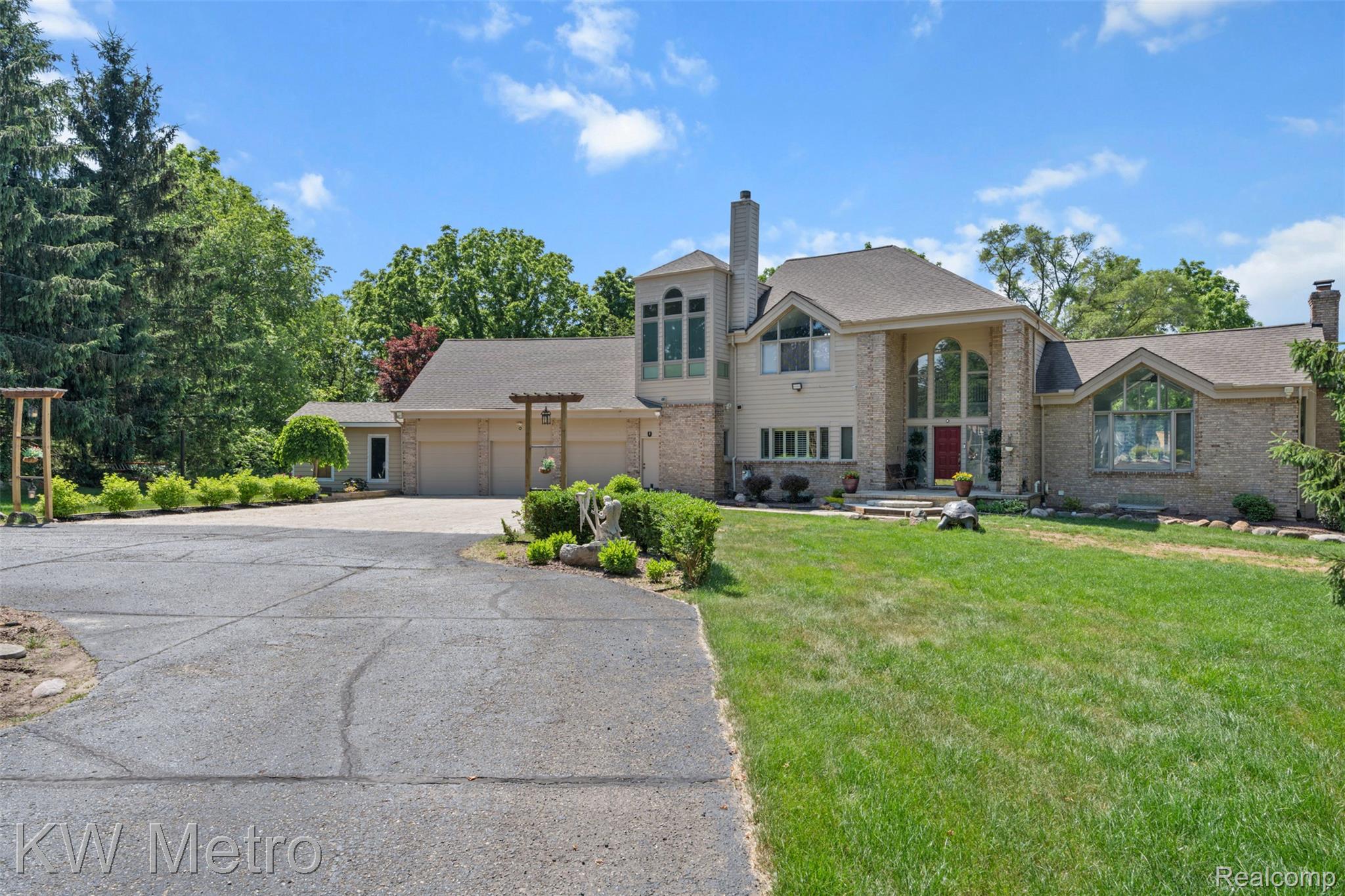 5772 N Rochester Road