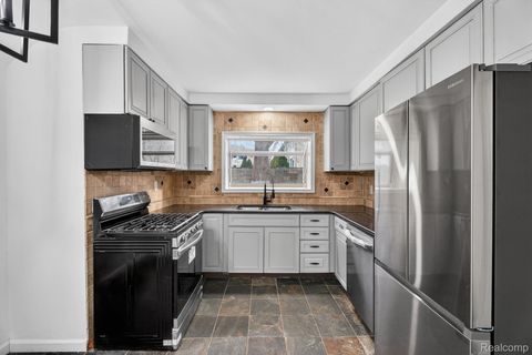 Tiny photo for 428 Girard Avenue, Royal Oak City, MI 48073 (MLS # 20261014594)