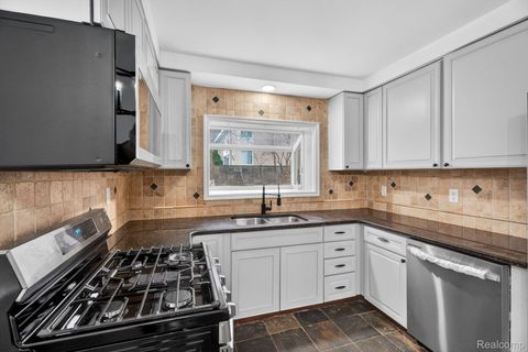 Tiny photo for 428 Girard Avenue, Royal Oak City, MI 48073 (MLS # 20261014594)