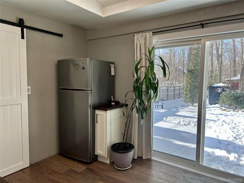 Tiny photo for 3584 Ashview Street, West Bloomfield Charter Township, MI 48324 (MLS # 20261005781)