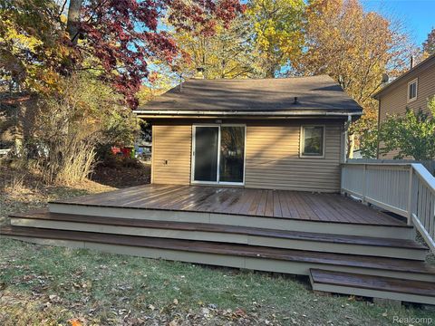 Tiny photo for 3584 Ashview Street, West Bloomfield Charter Township, MI 48324 (MLS # 20261005781)