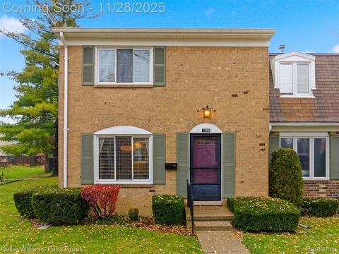 1806 Torquay Avenue Royal Oak City MI 48073