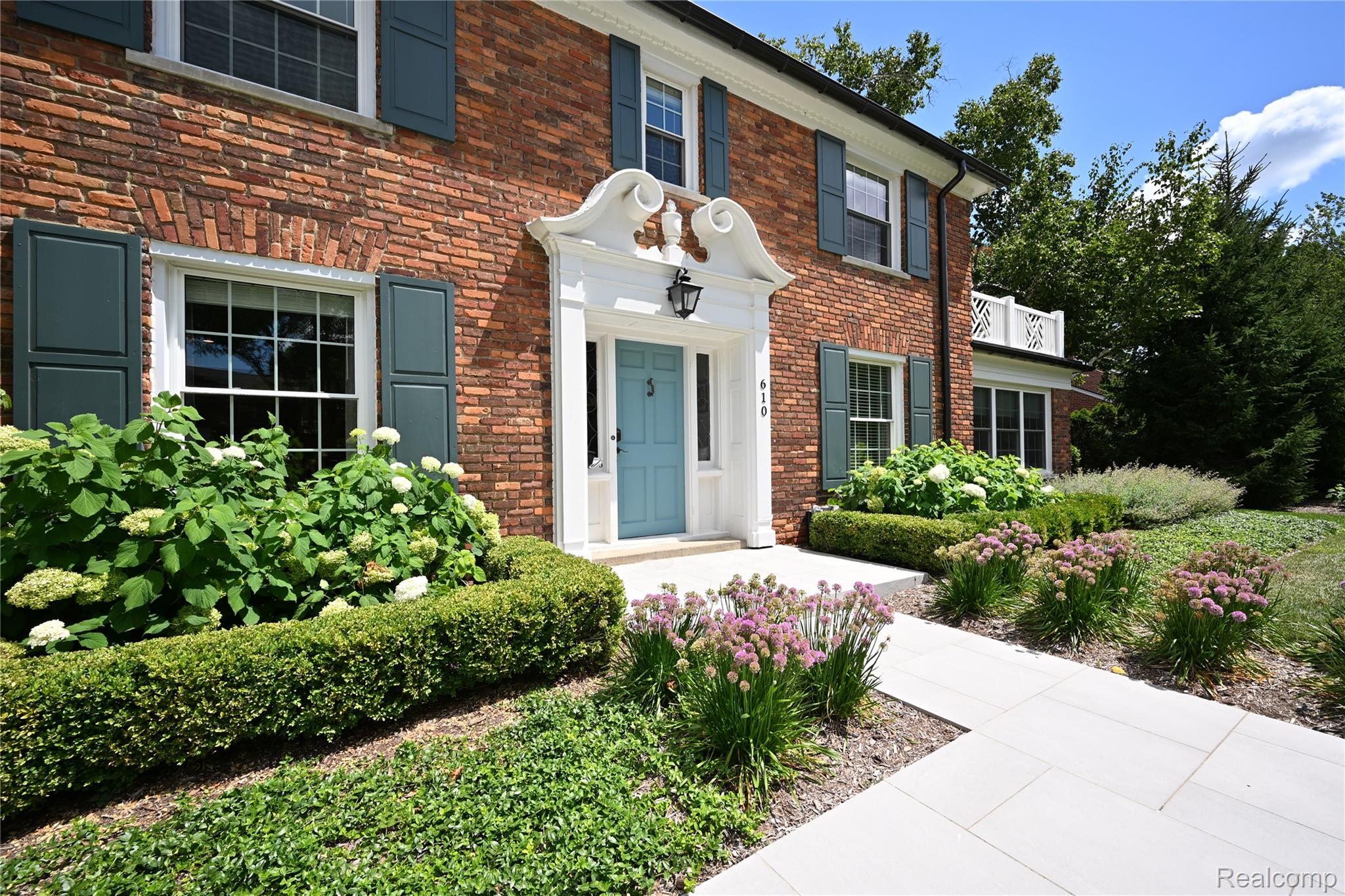 610 Half Moon Road