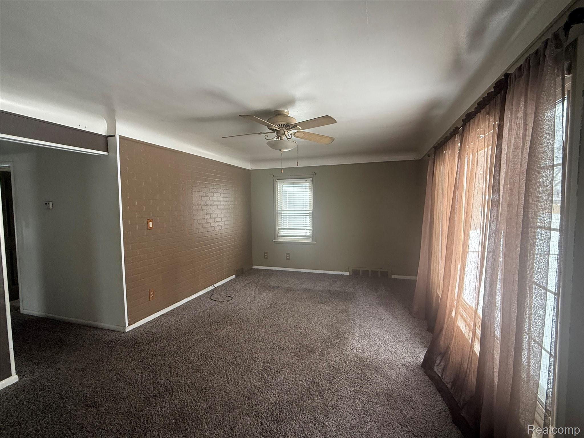 411 W Woodruff Avenue