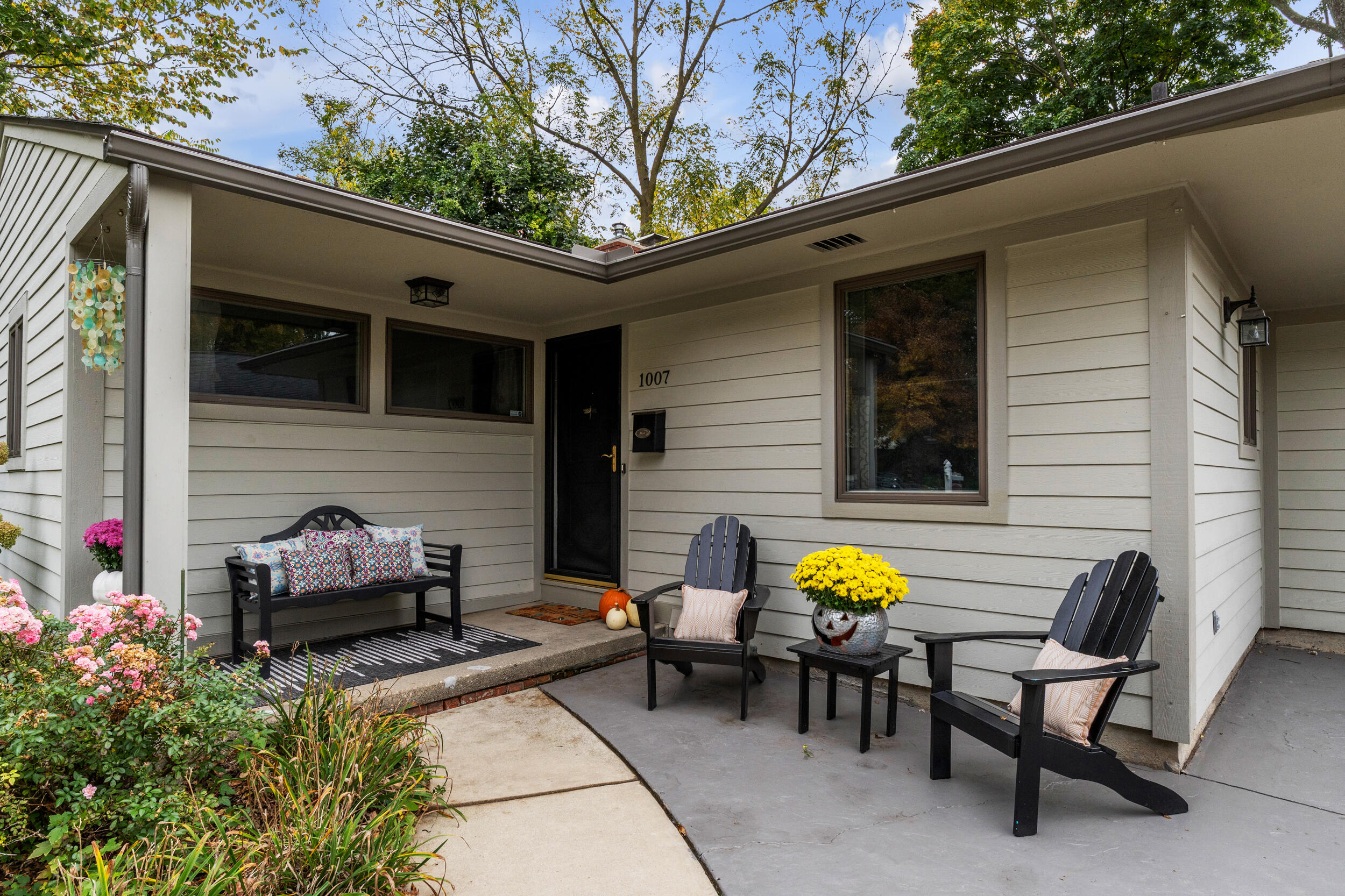 1007 Pauline Boulevard