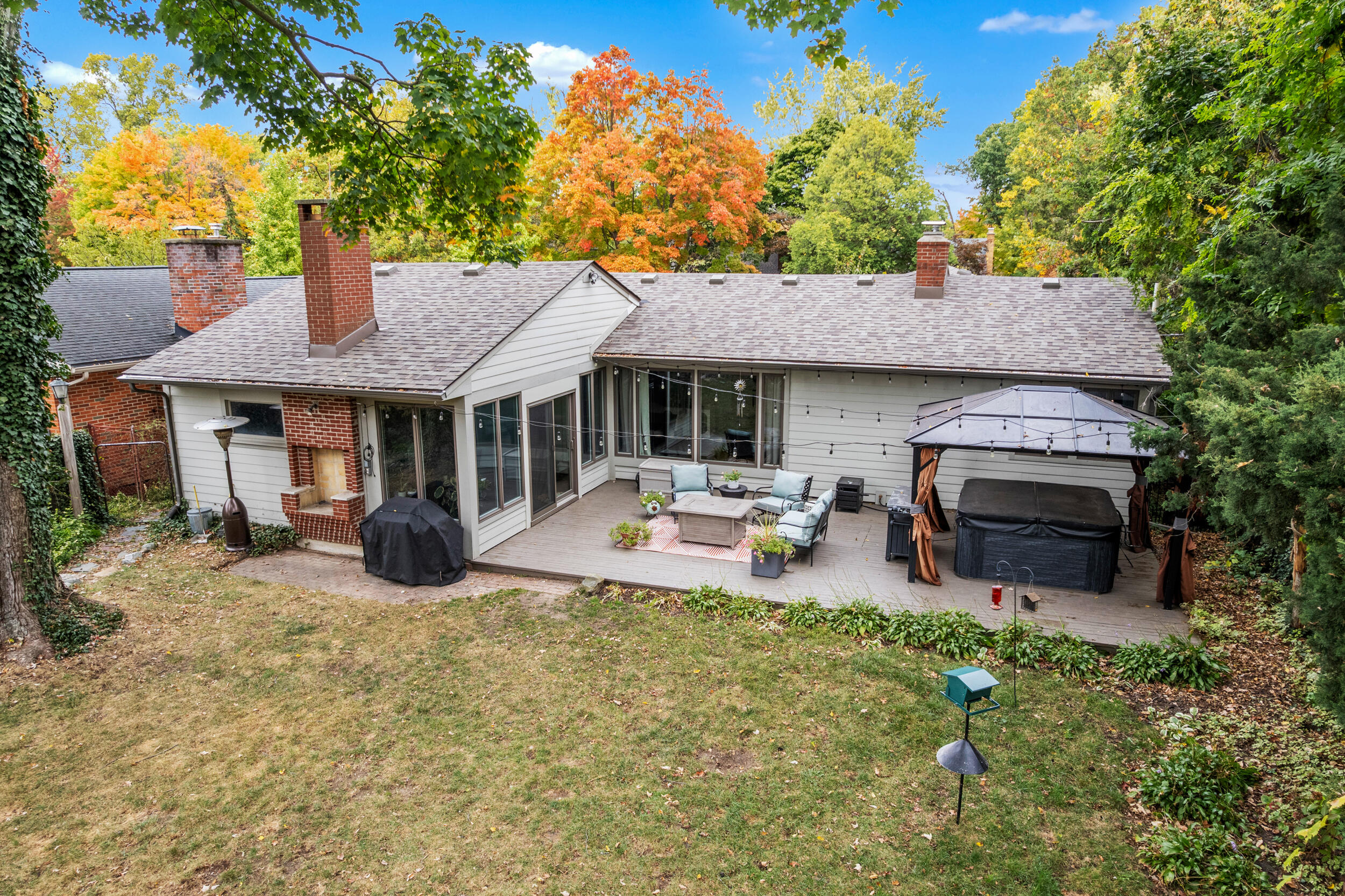 1007 Pauline Boulevard