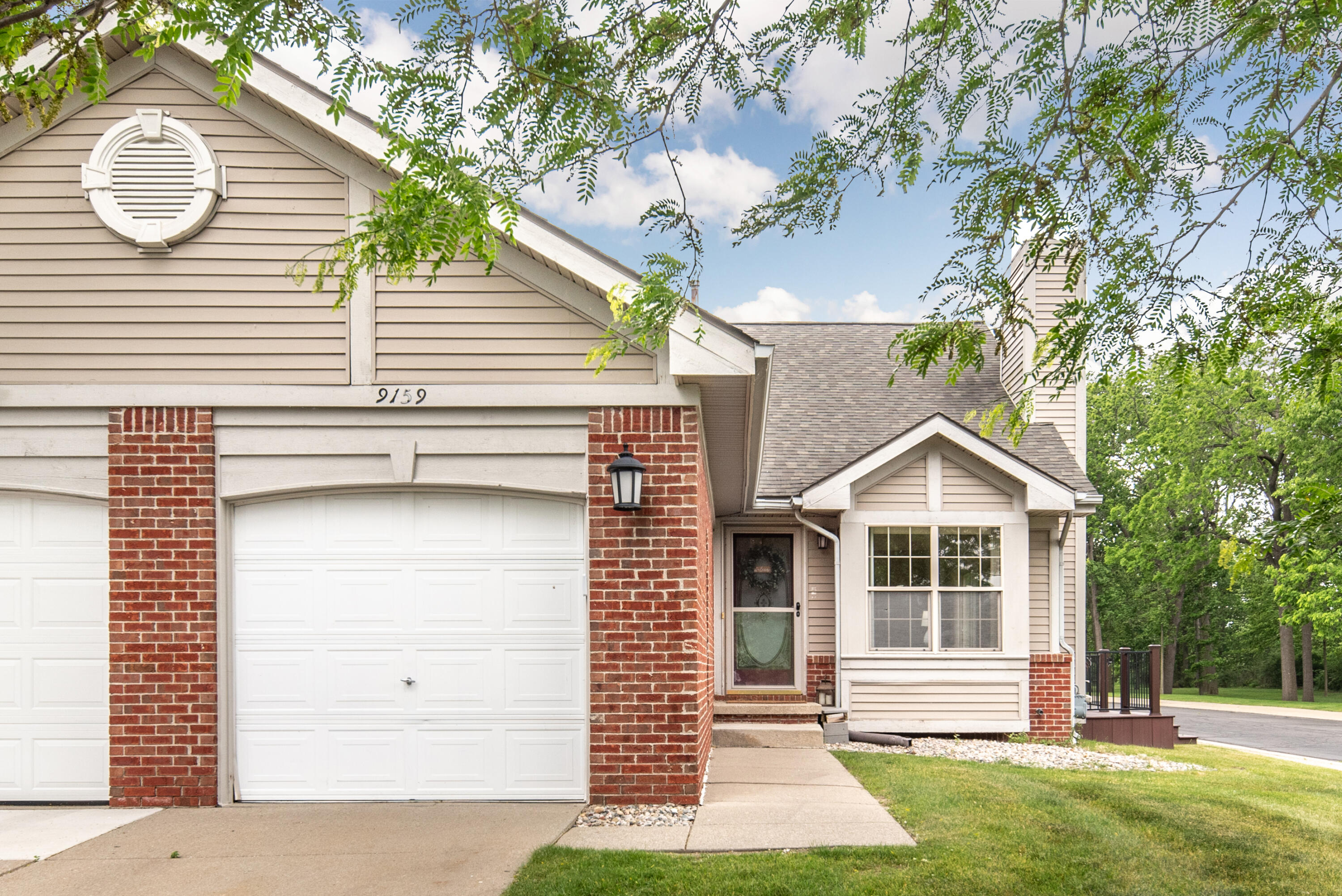 9159 Arlington Court