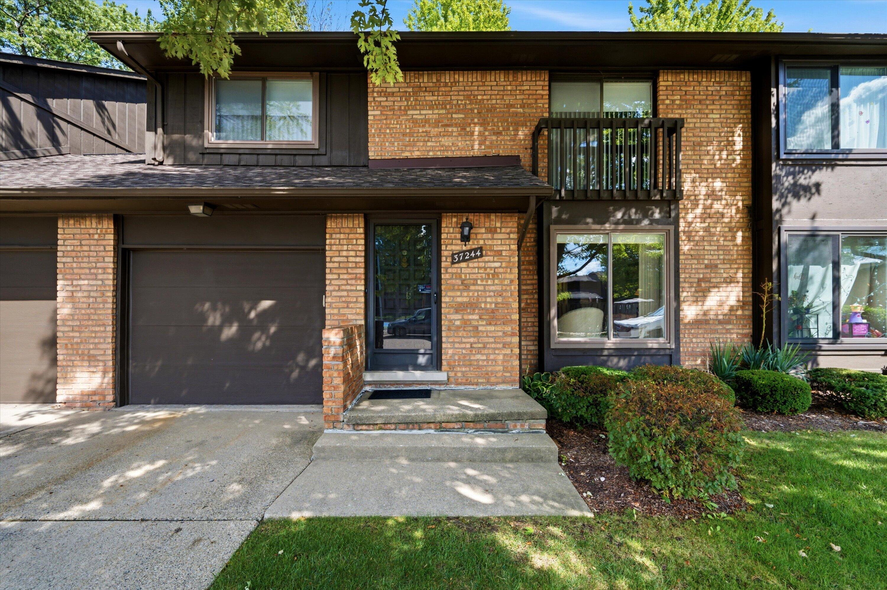 37244 Clubhouse Drive