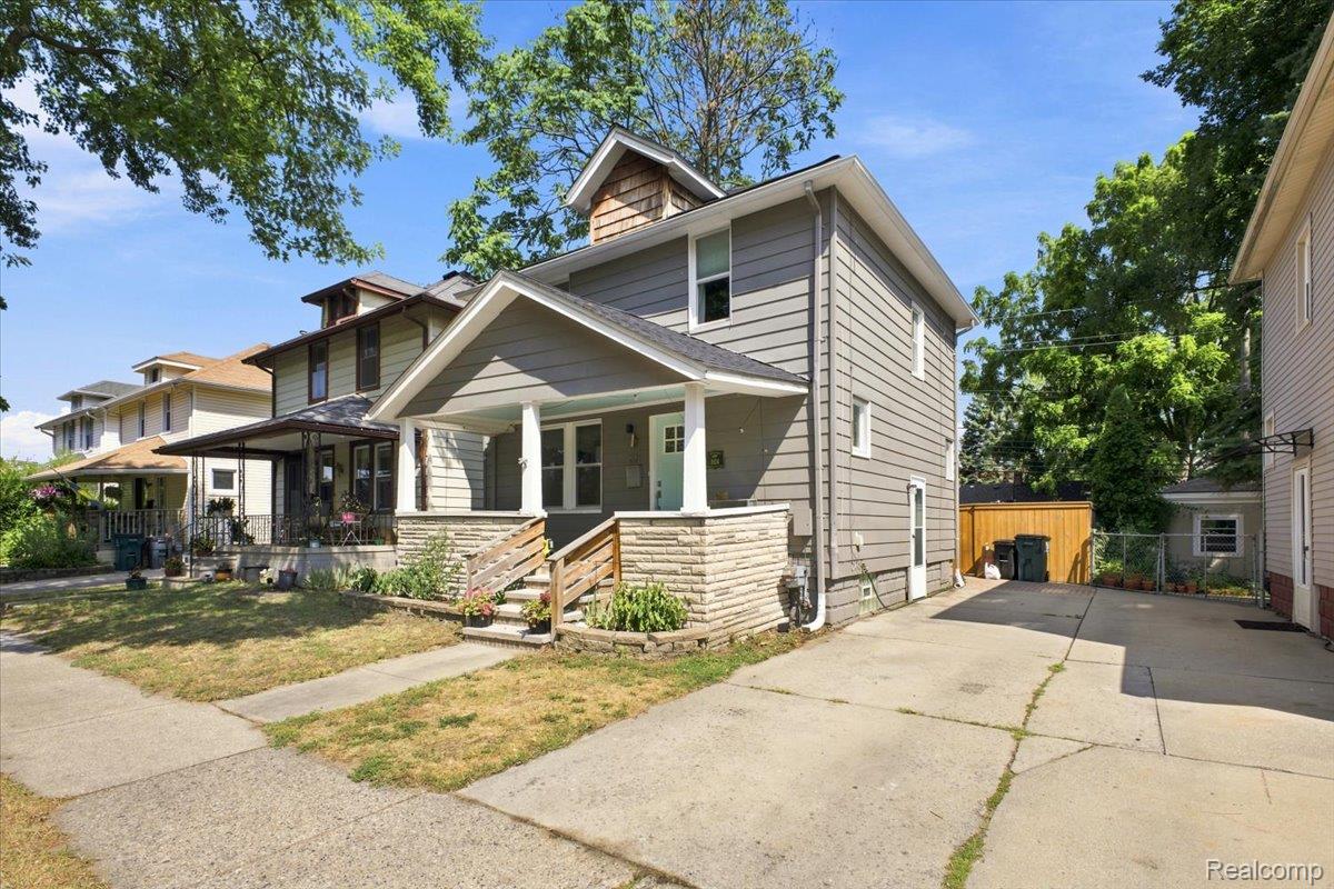 231 E Saratoga Street