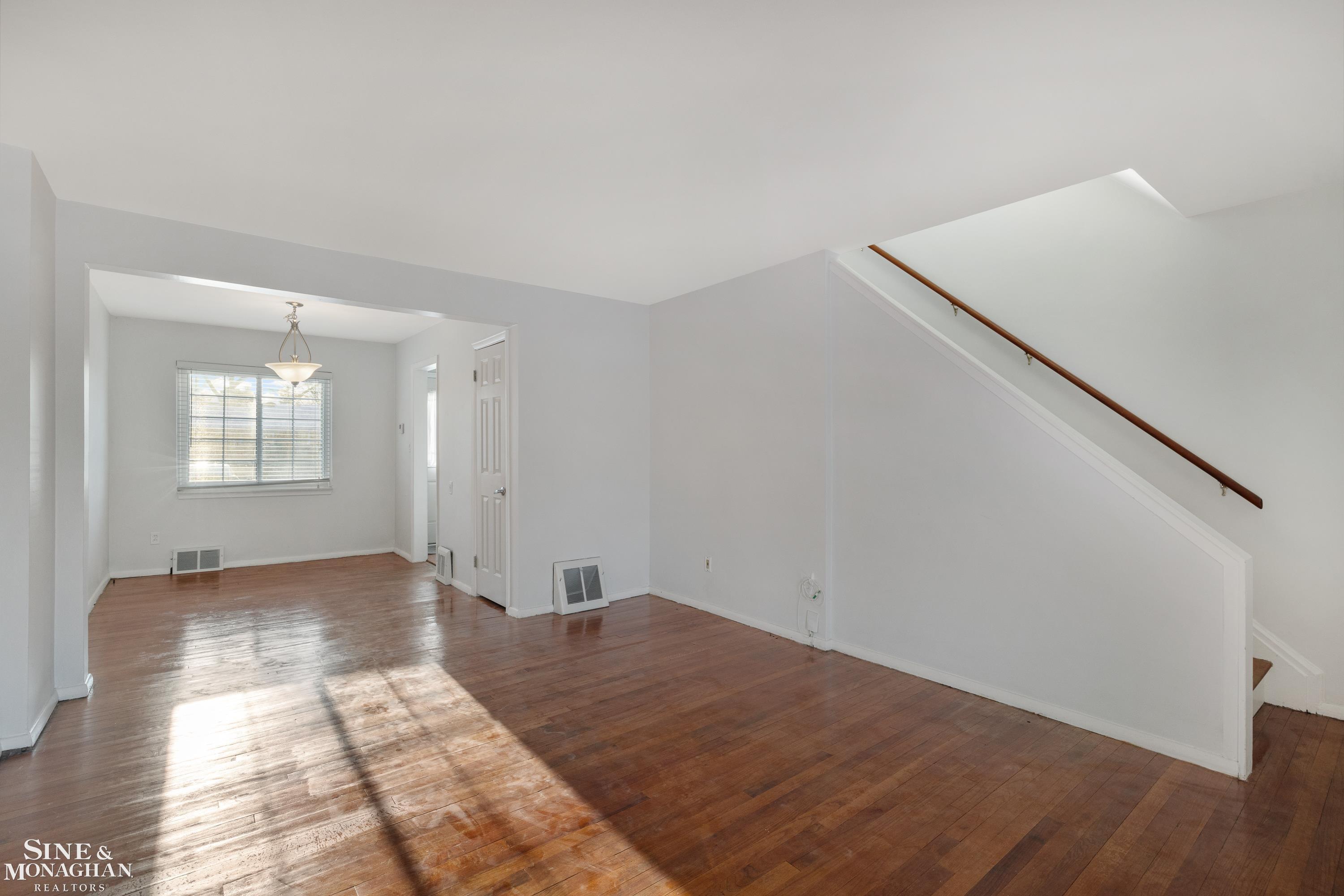 22849 Lakeshore Drive