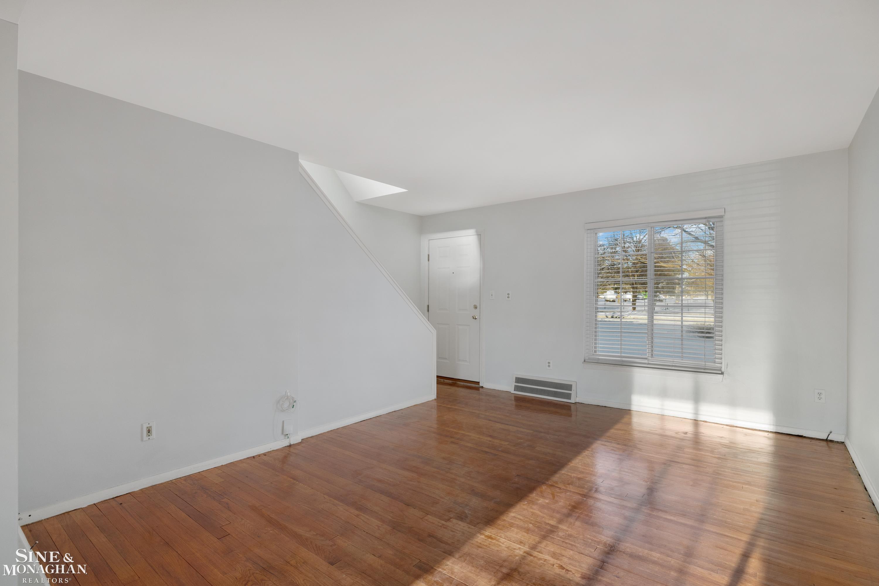 22849 Lakeshore Drive