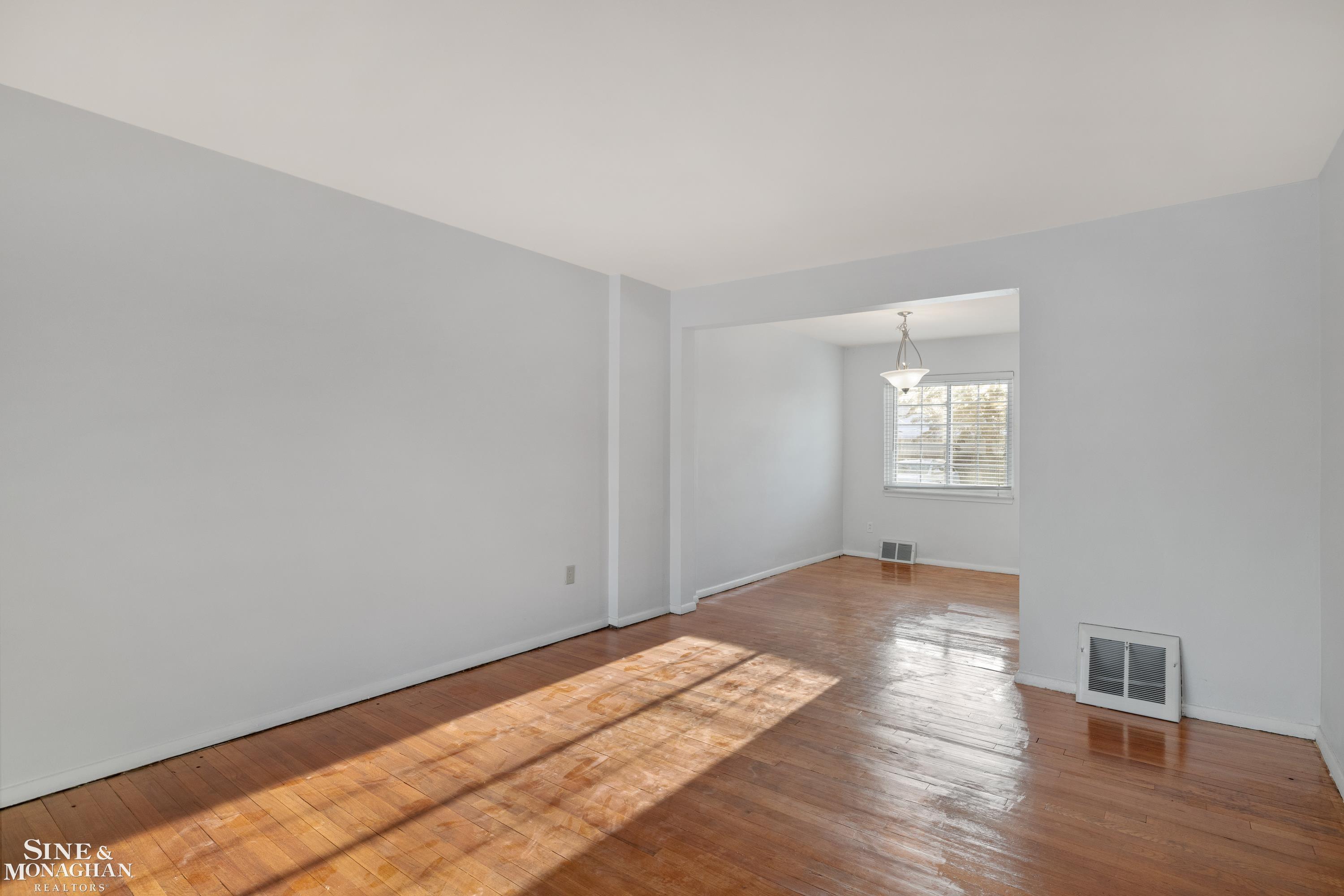 22849 Lakeshore Drive