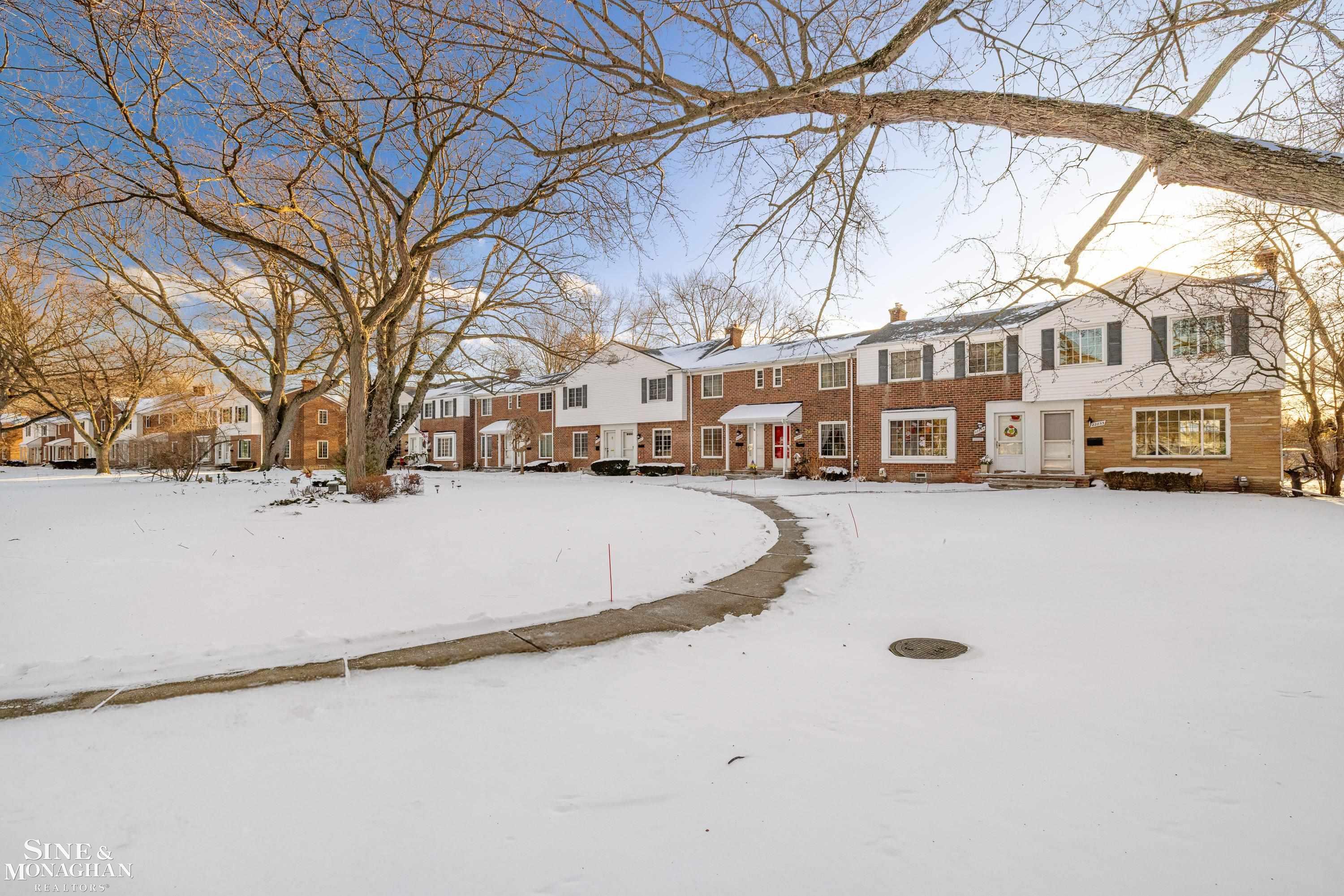 22849 Lakeshore Drive