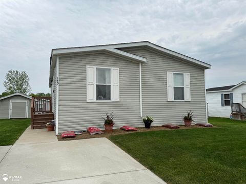 149 W Chestnut Circle Davison Township MI 48423