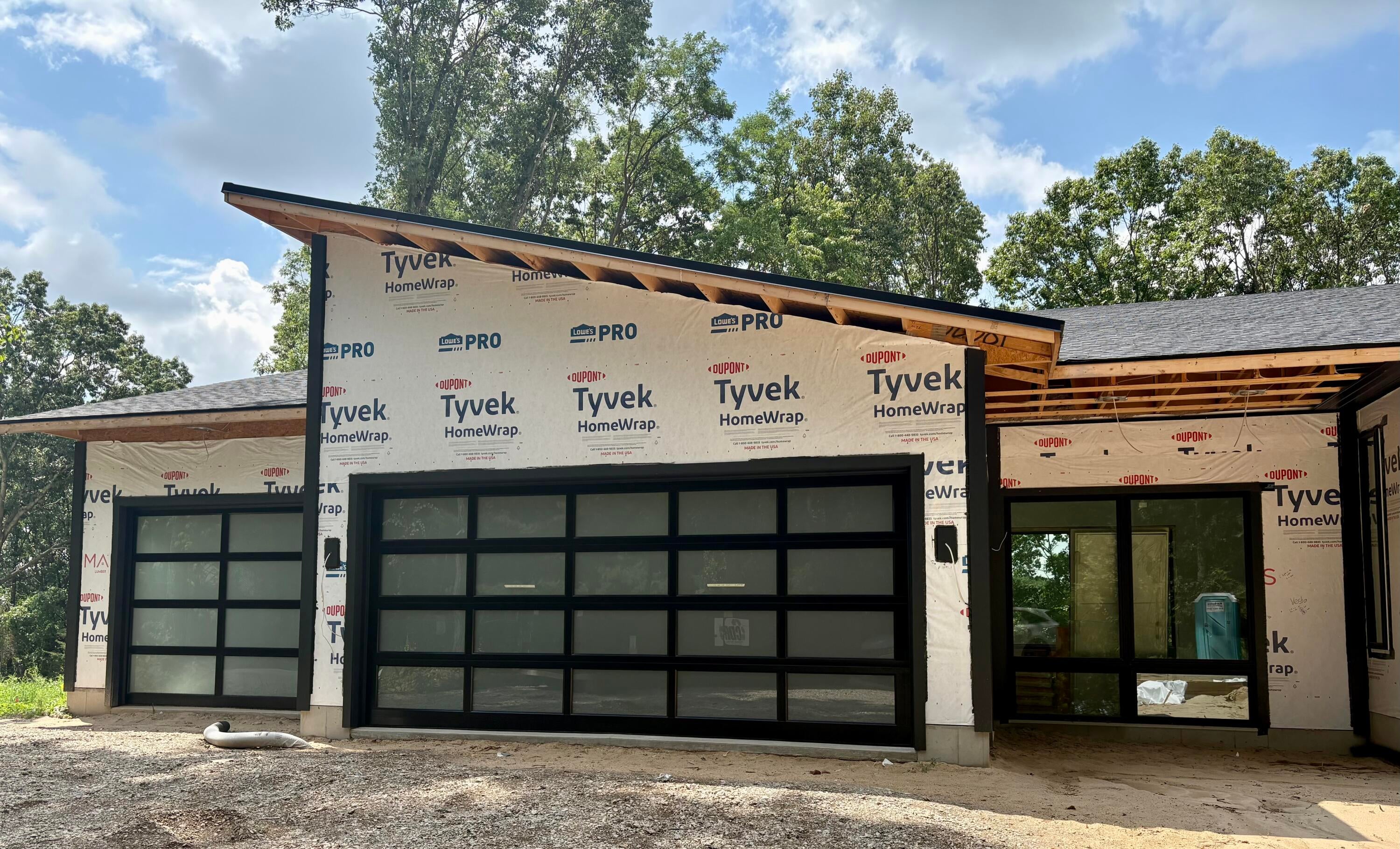 77 Landall Lane SE