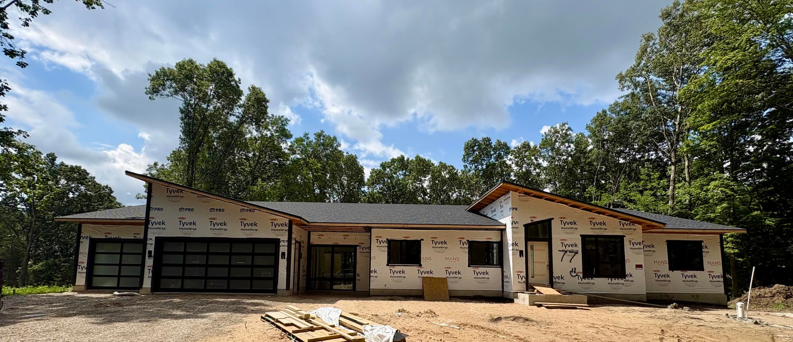 77 Landall Lane SE