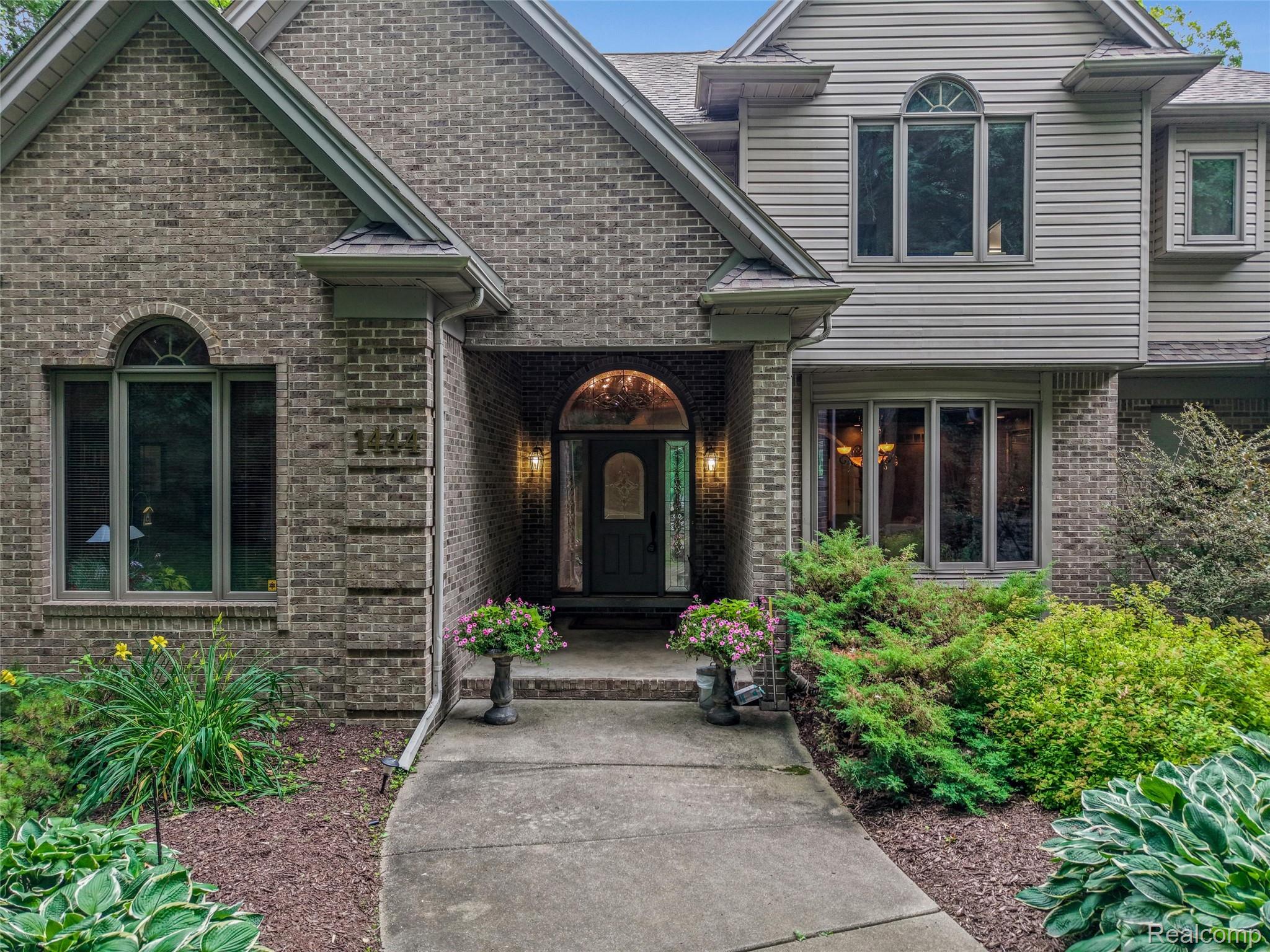 1444 W Clarkston Road