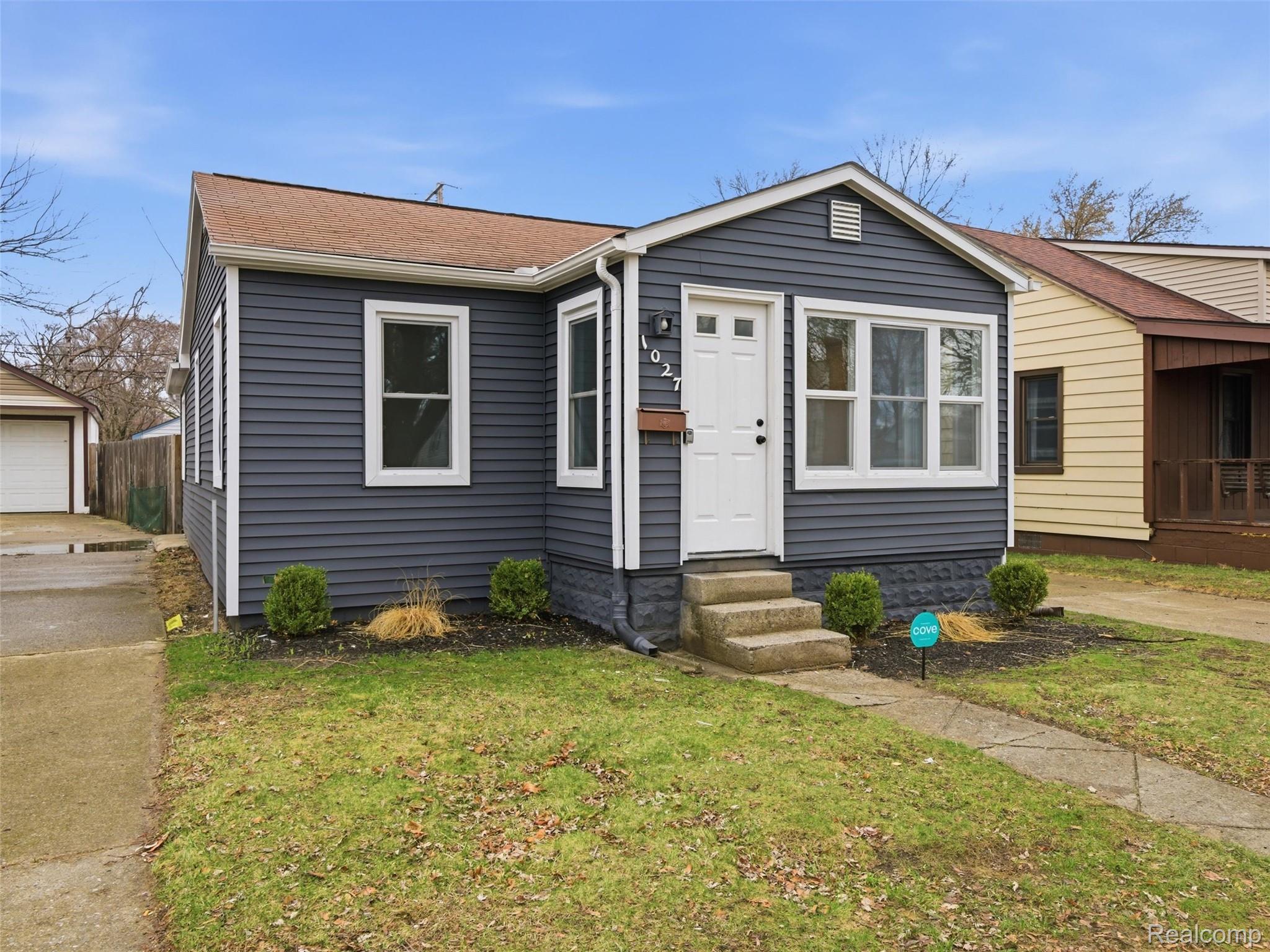 1027 E Milton Avenue