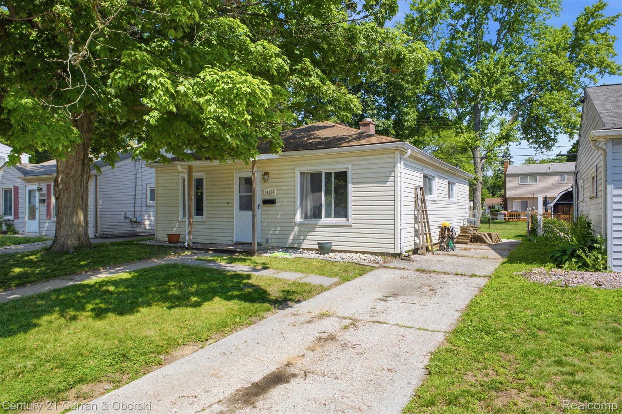 34834 Richard Street
