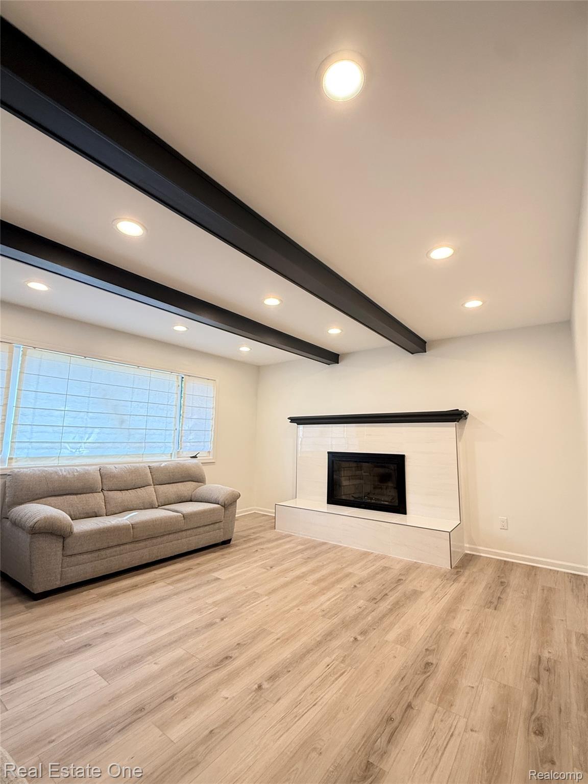 194 E Long Lake Road