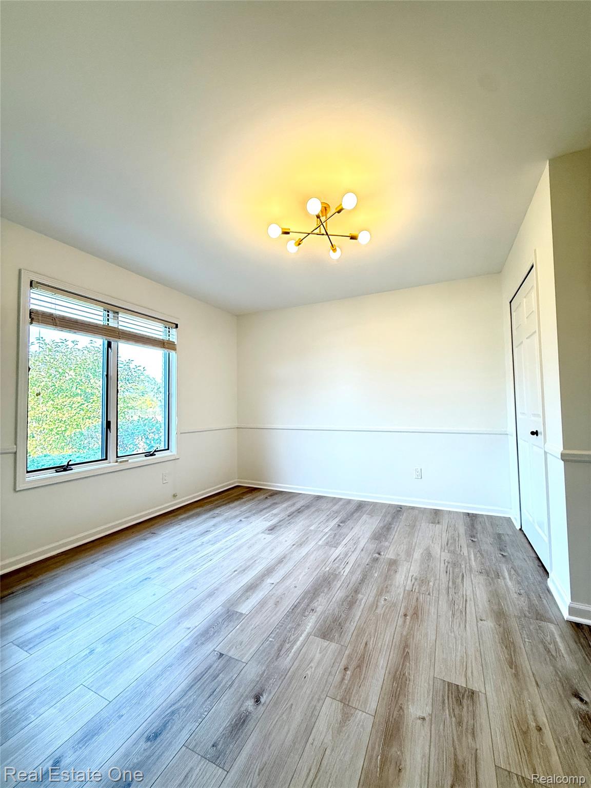 194 E Long Lake Road