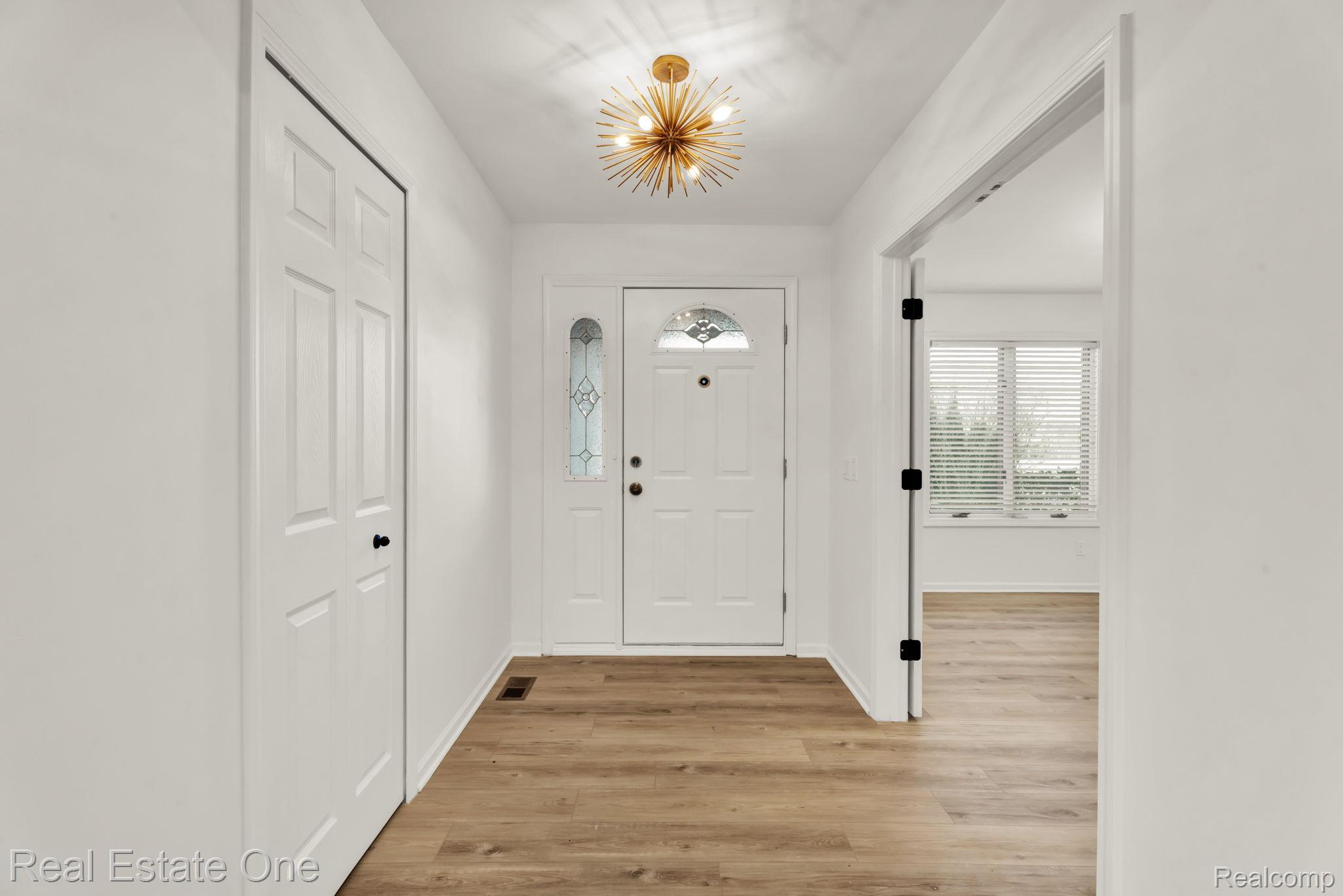 194 E Long Lake Road