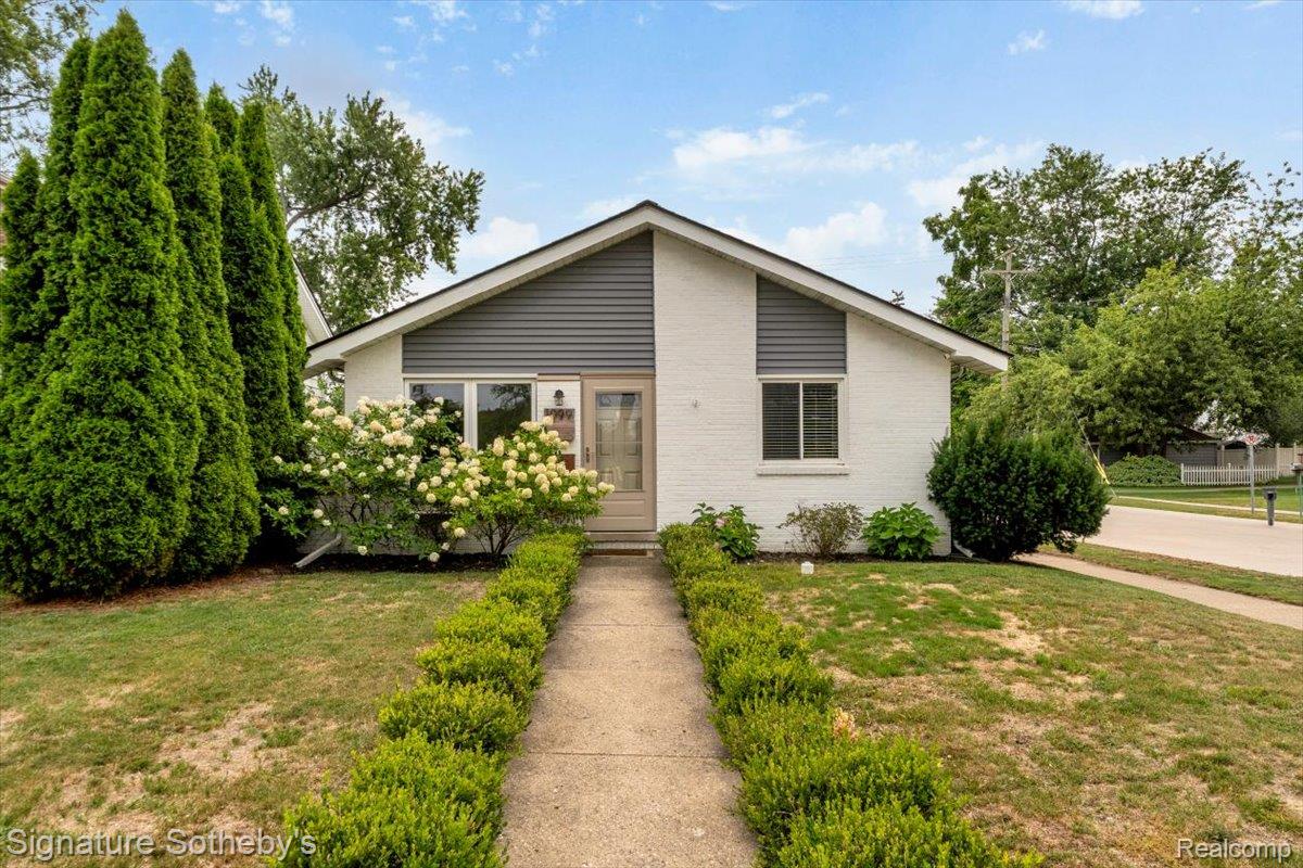 1099 Eaton Road