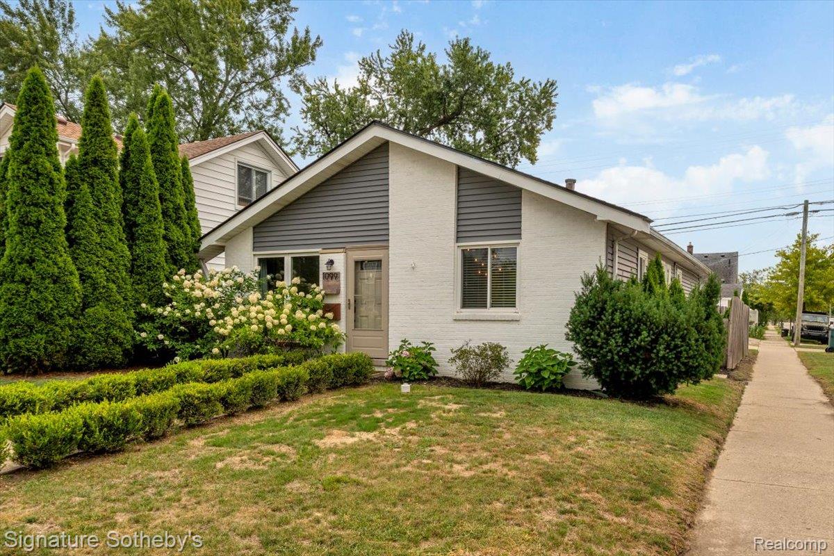 1099 Eaton Road