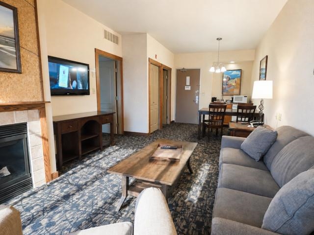 2400 Troon South