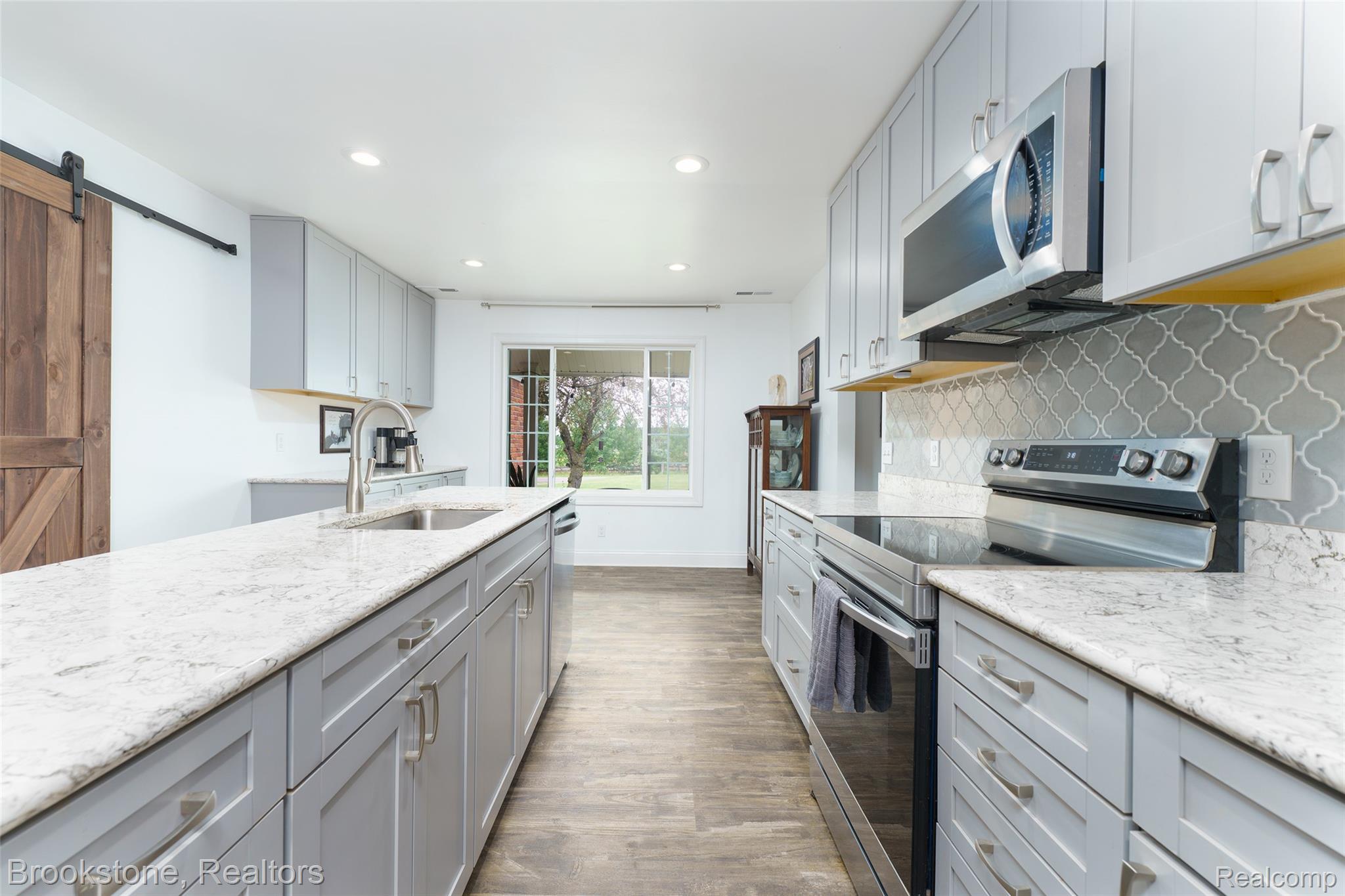 6245 Ray Road