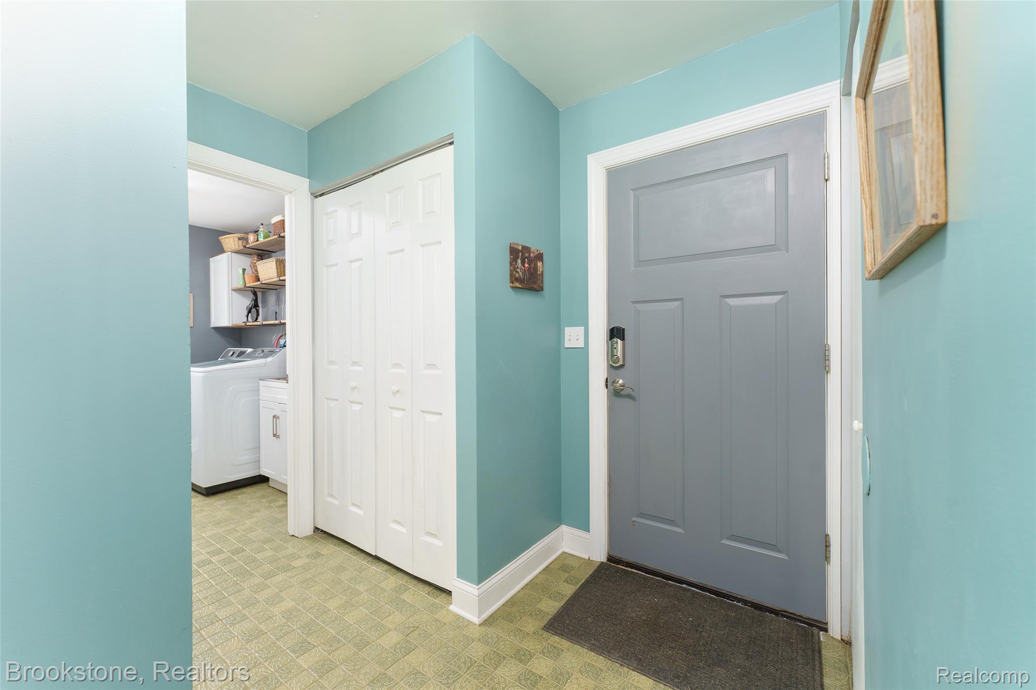 6245 Ray Road