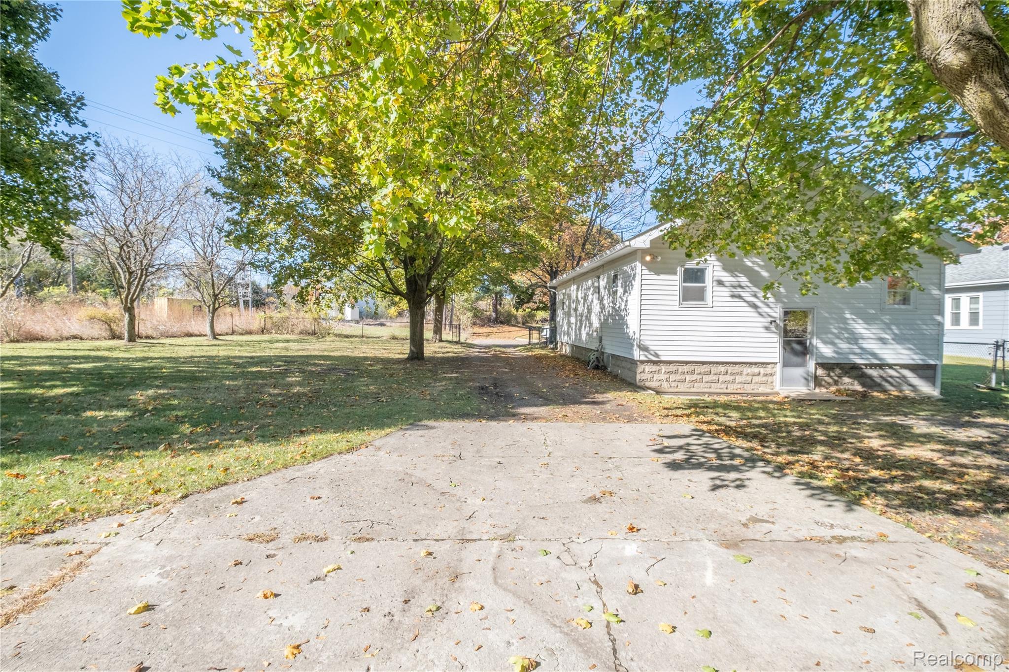 Holly Village, Michigan 48442, United States, 3 Bedrooms Bedrooms, ,1 BathroomBathrooms,Residential,Active,232877