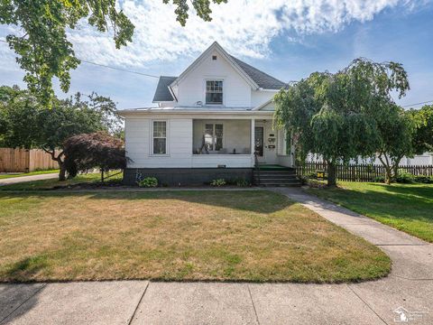 132 Godfroy Avenue Monroe City MI 48162