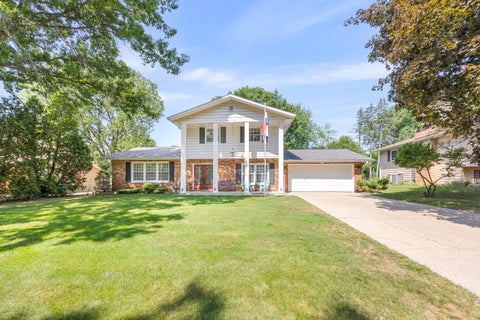 Photo of 840 Edgehill Place, Battle Creek City, MI 49015 (MLS # 64026052536)