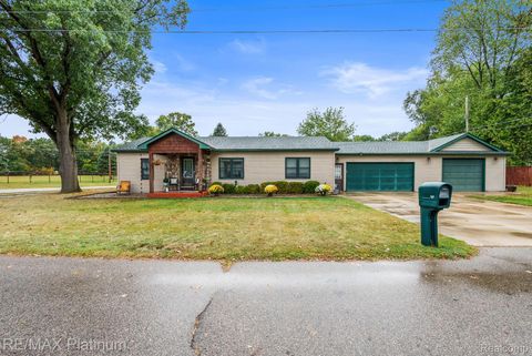 303 N Howell Street Pinckney Village MI 48169