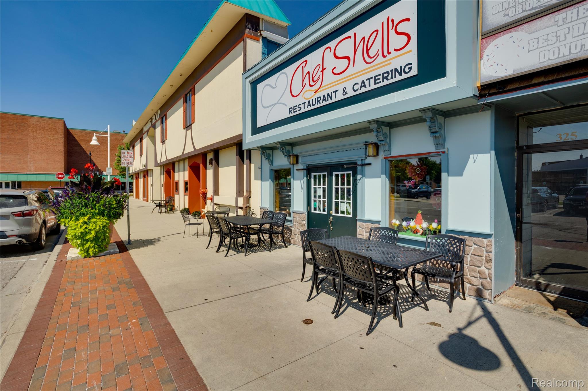 324 Superior Mall